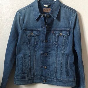Levi’s Denim Jacket L